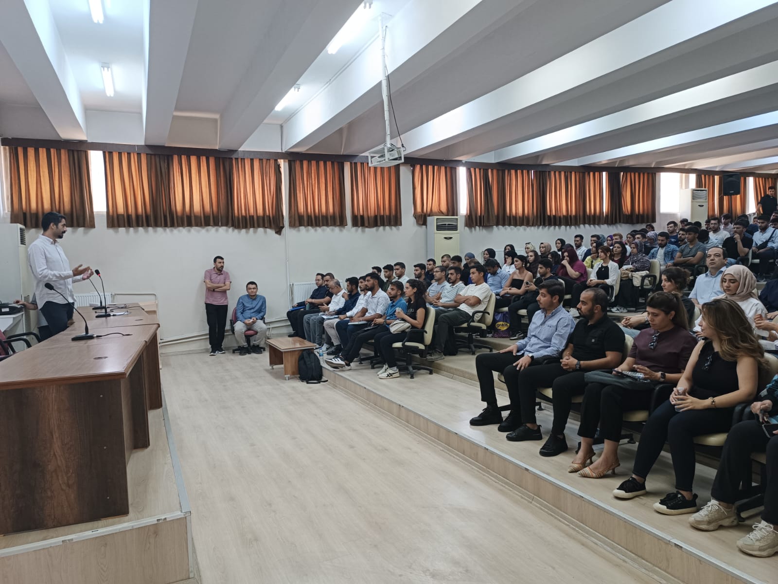 Şanlıurfa Teknik Bilimler MYO’da Proje Bilgilendirme Toplantısı Gerçekleştirildi.